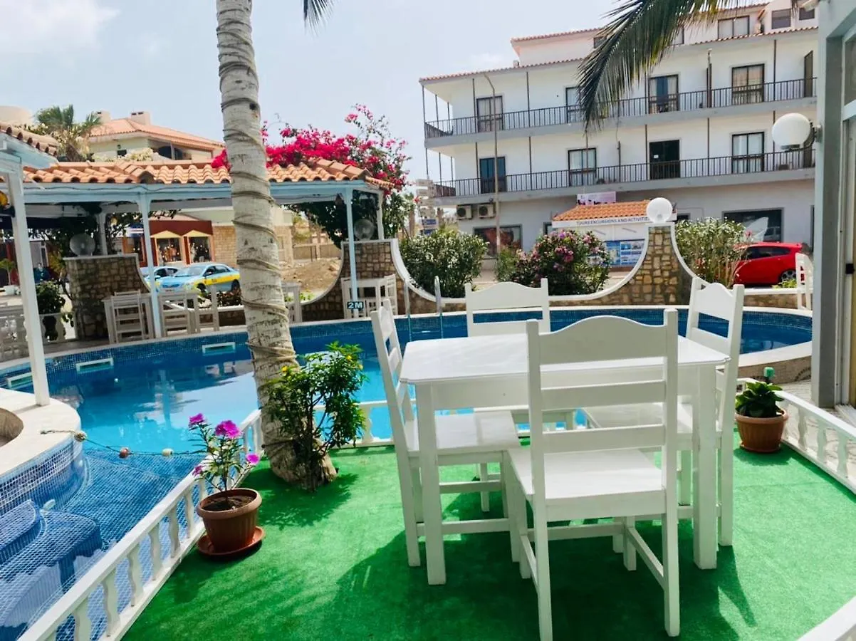 Aparthotel Nhaterra Santa Maria 3*,